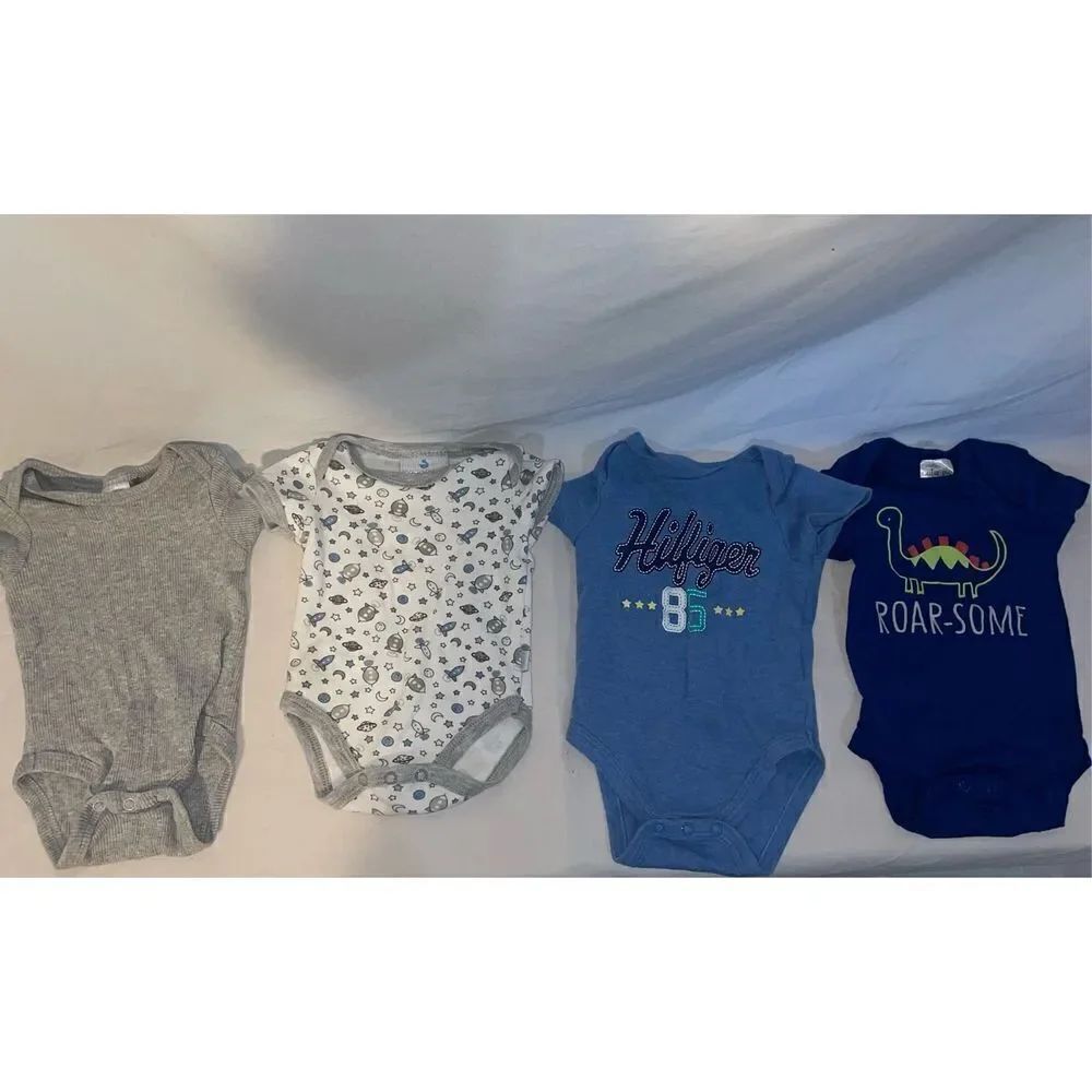 4 baby short sleeve onesies